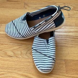 TOMS Navy Nautical Stripe Bimini Alpargata Slip-On Boat Shoe Womens Size 8.5